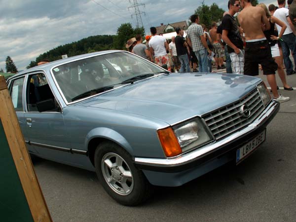 [opel-senator-01.jpg]