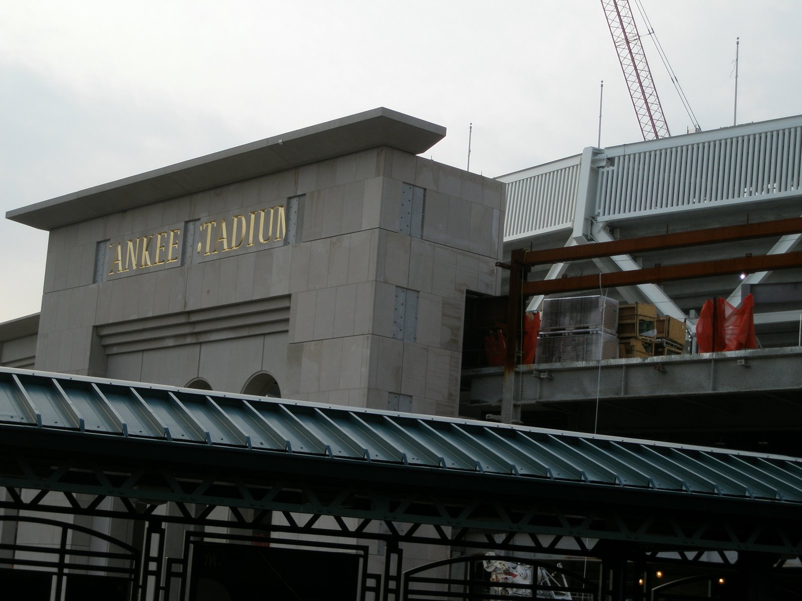 [new+yankee+stadium.JPG]