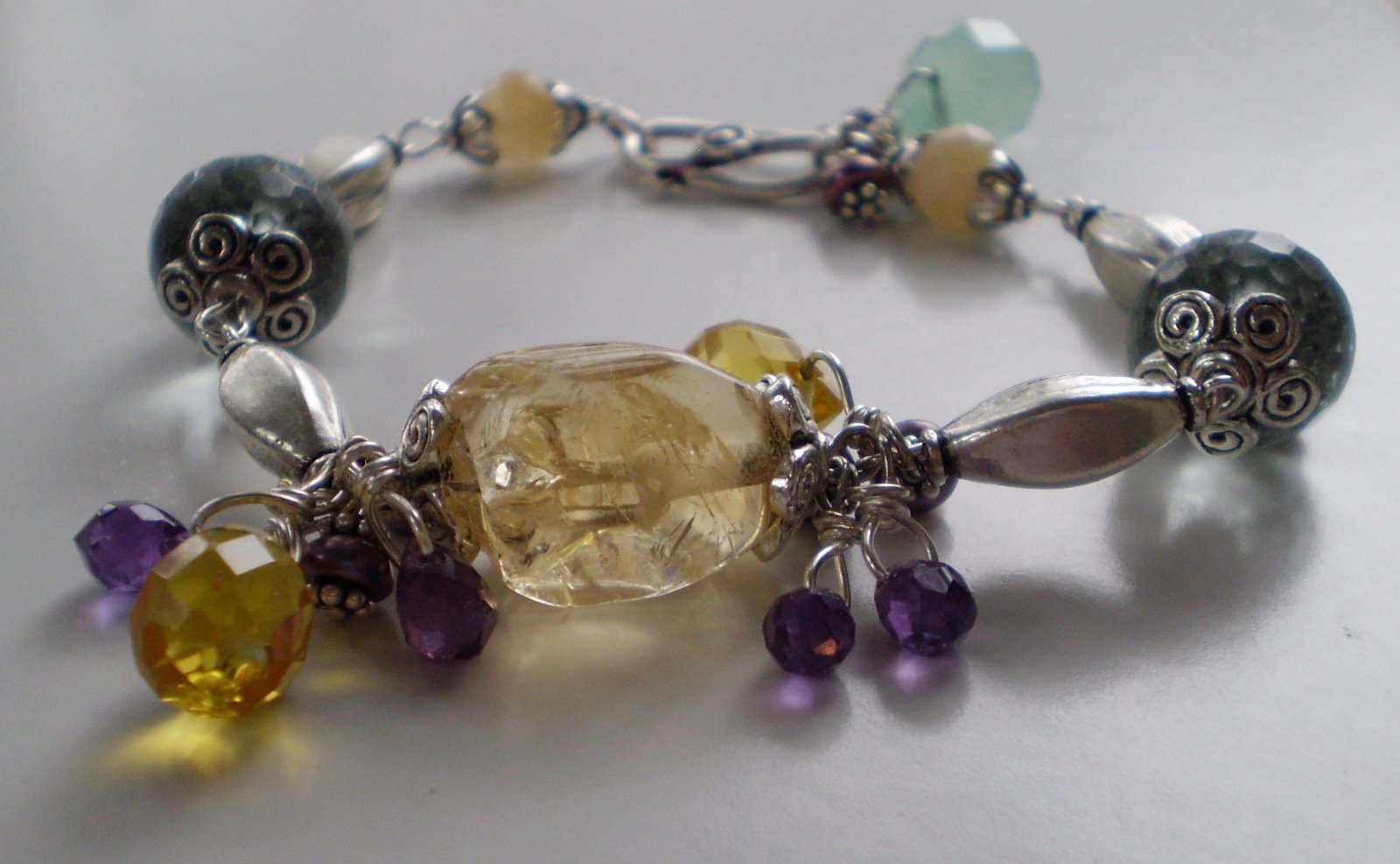 [11-15-08+Faceteced+Fantacy+Bracelet2.jpg]