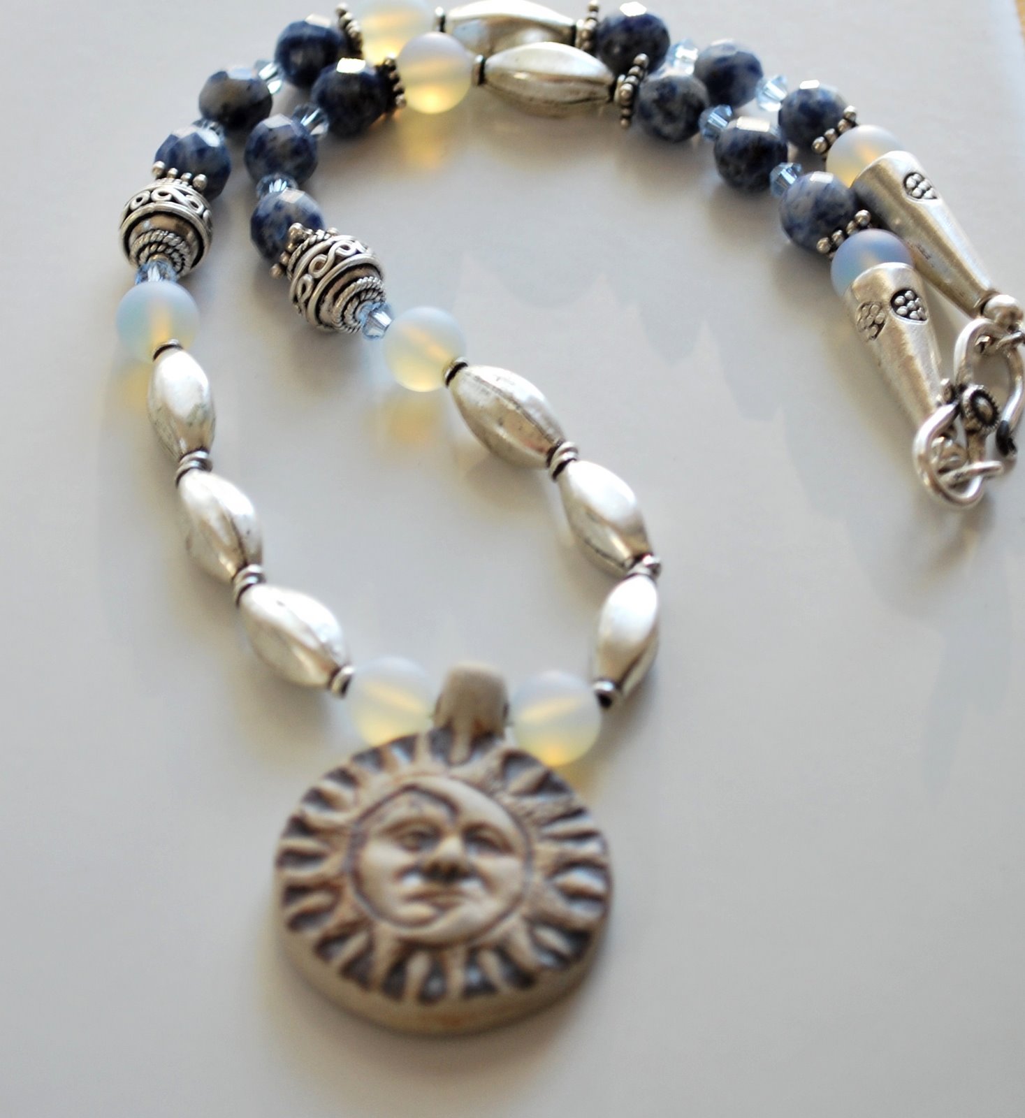 [1-4-09+sun+moon+necklace4.JPG]