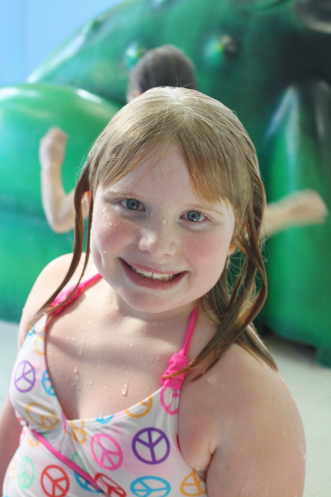 The Peanut Gallery: Gaby's pool party...