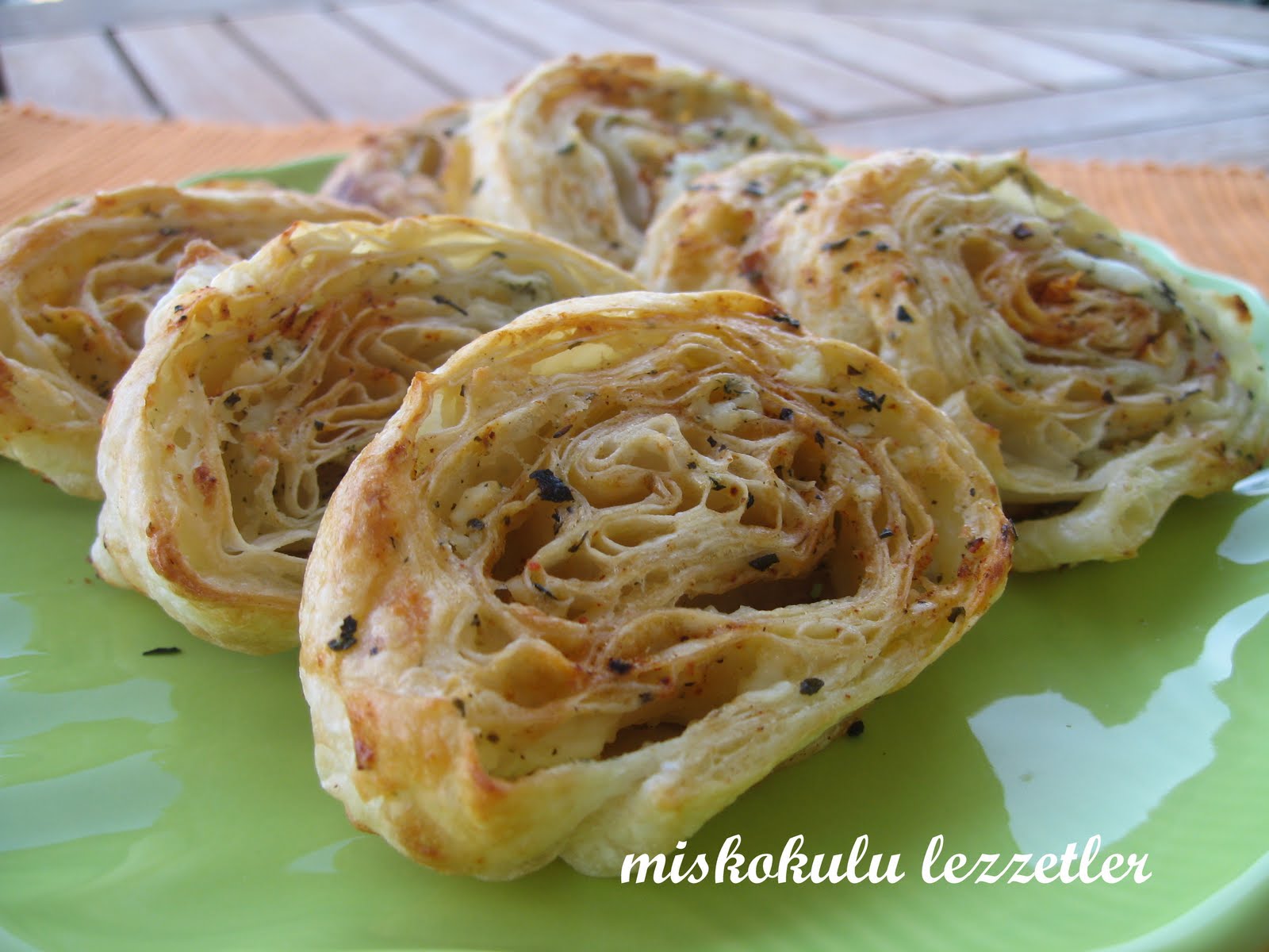 Peynirli Rulo Börek Tarifi Peynirli Rulo Börek Tarifi