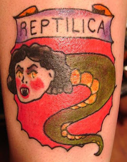 tatuagem mulher cobra