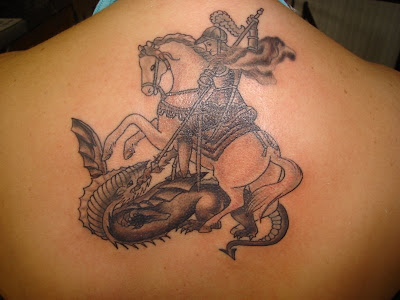 desenho para Tatuagem,Chinese Dragon tattoo Draw by Pablo Dellic ? As Cores intensas dessa tatuagem destacam o vermelho cor do Santo Guerreiro