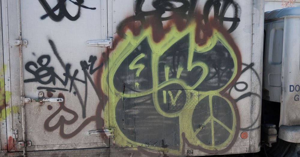 The public eye blog: peace sign plus…? The Public Eye Blog: PEACE Sign plus…? - Happy New Year!