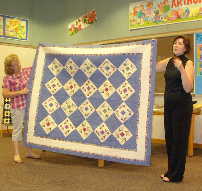 THE QUILTING CAT Chips N Dip Table Runner