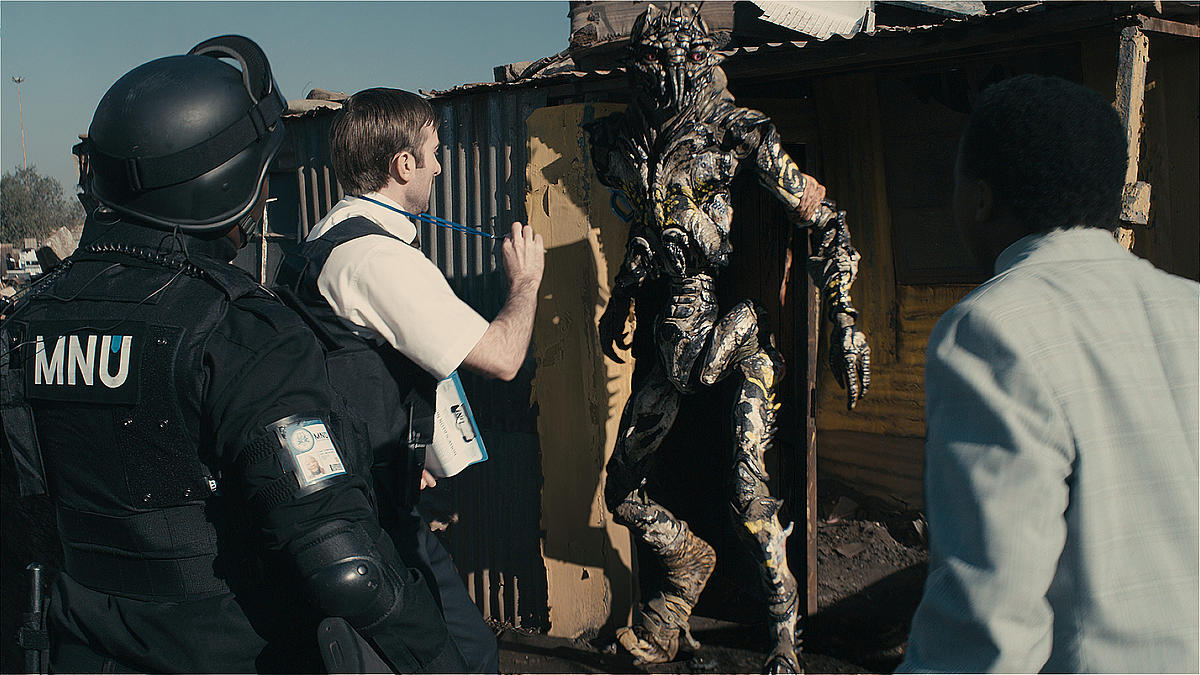 [district9_2.jpg]