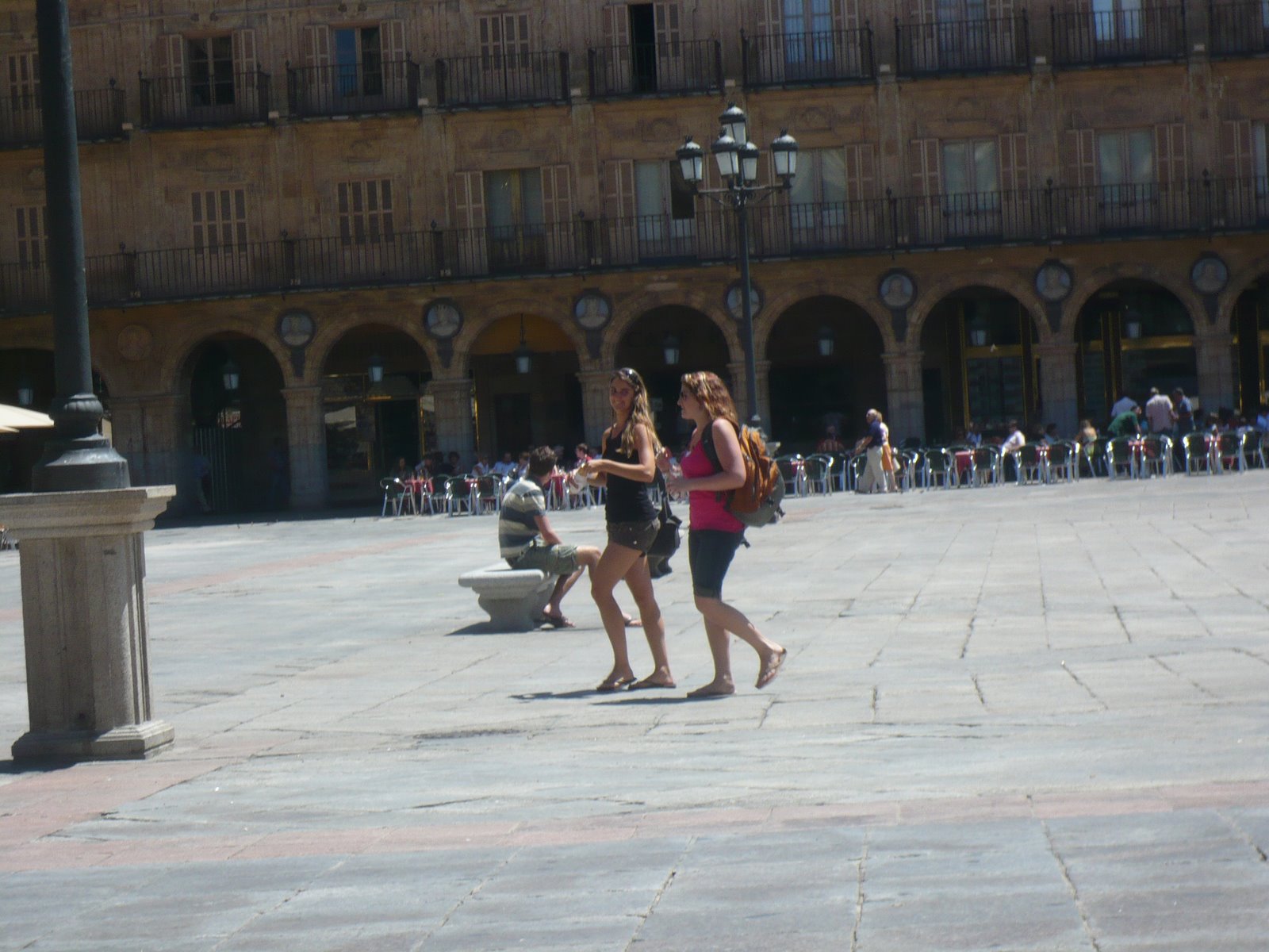 [L1000934.JPG]