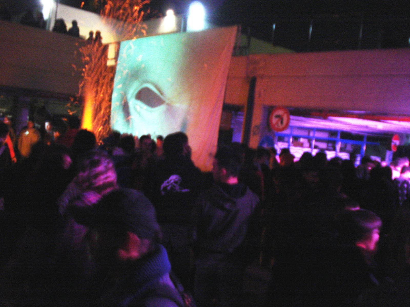 [ambientrancedelica72+winter+2008+squated+university.JPG]