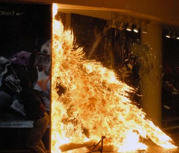 [violence02.jpg]