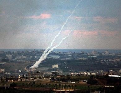 [img_ad8ed4e0ce_qassam_rockets_to_israel_sky.jpg]