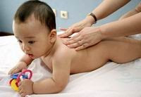 http://1.bp.blogspot.com/_v_rhor8v4u4/TBUGv3oS43I/AAAAAAAAABM/SY79F_n9kKY/s320/pijat+bayi.jpg