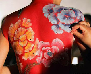 Beautiful Female Bodies And Female Body In Photography With Body Painting With Flower Theme Picture 9