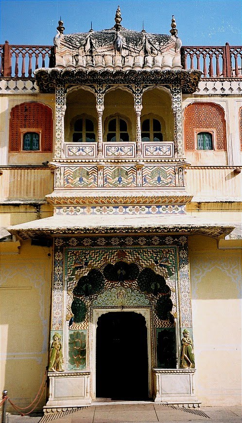 [F1020019.JPG]