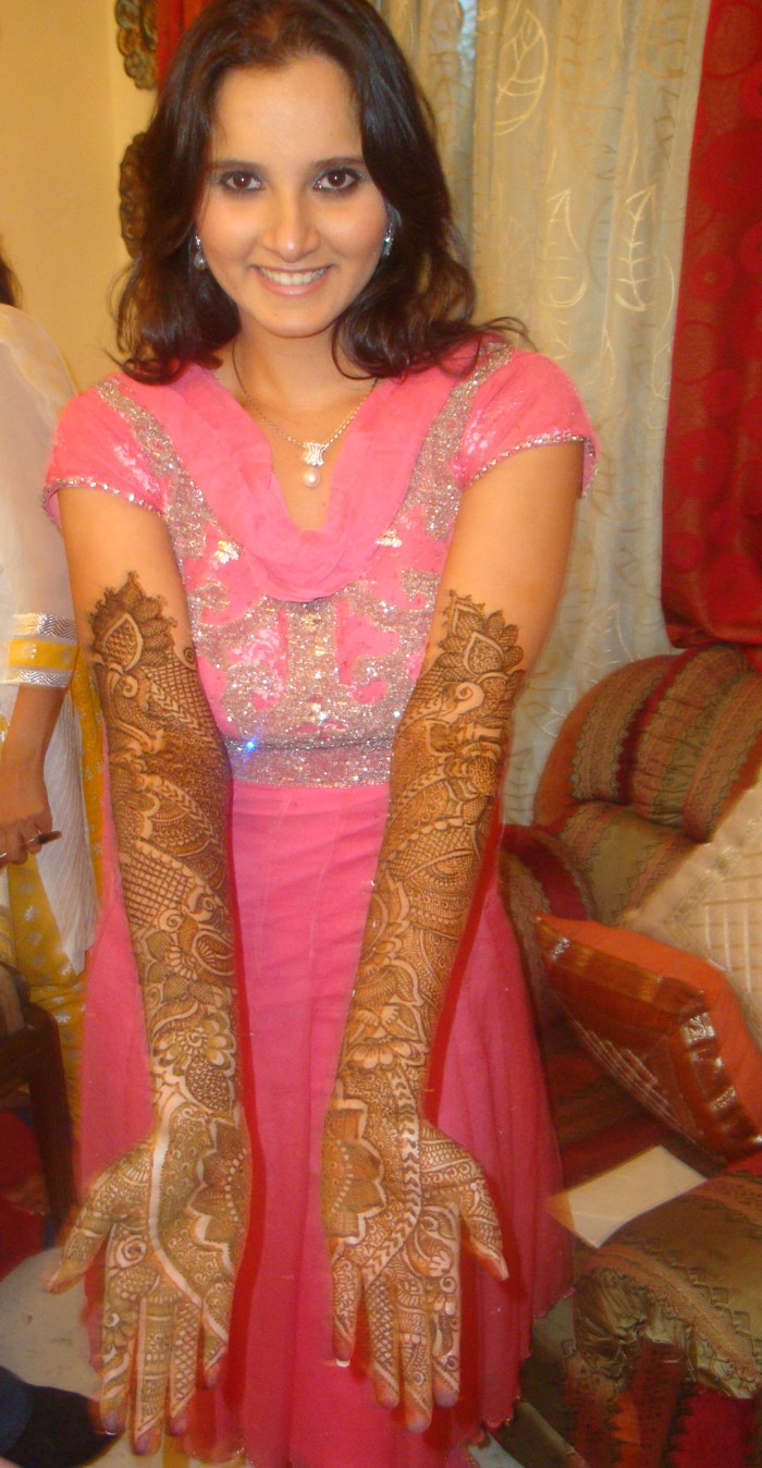 http://1.bp.blogspot.com/_visndCz0WN8/S8dWyfRDBaI/AAAAAAAAC_c/Y8Zcg48Fx6o/s1600/sania-mehendi-a.jpg