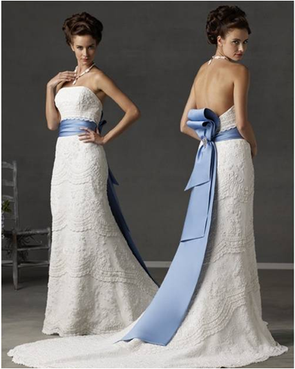 vestido de noiva branco com detalhe azul