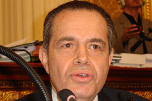 وزير القل السابق محمد منصور