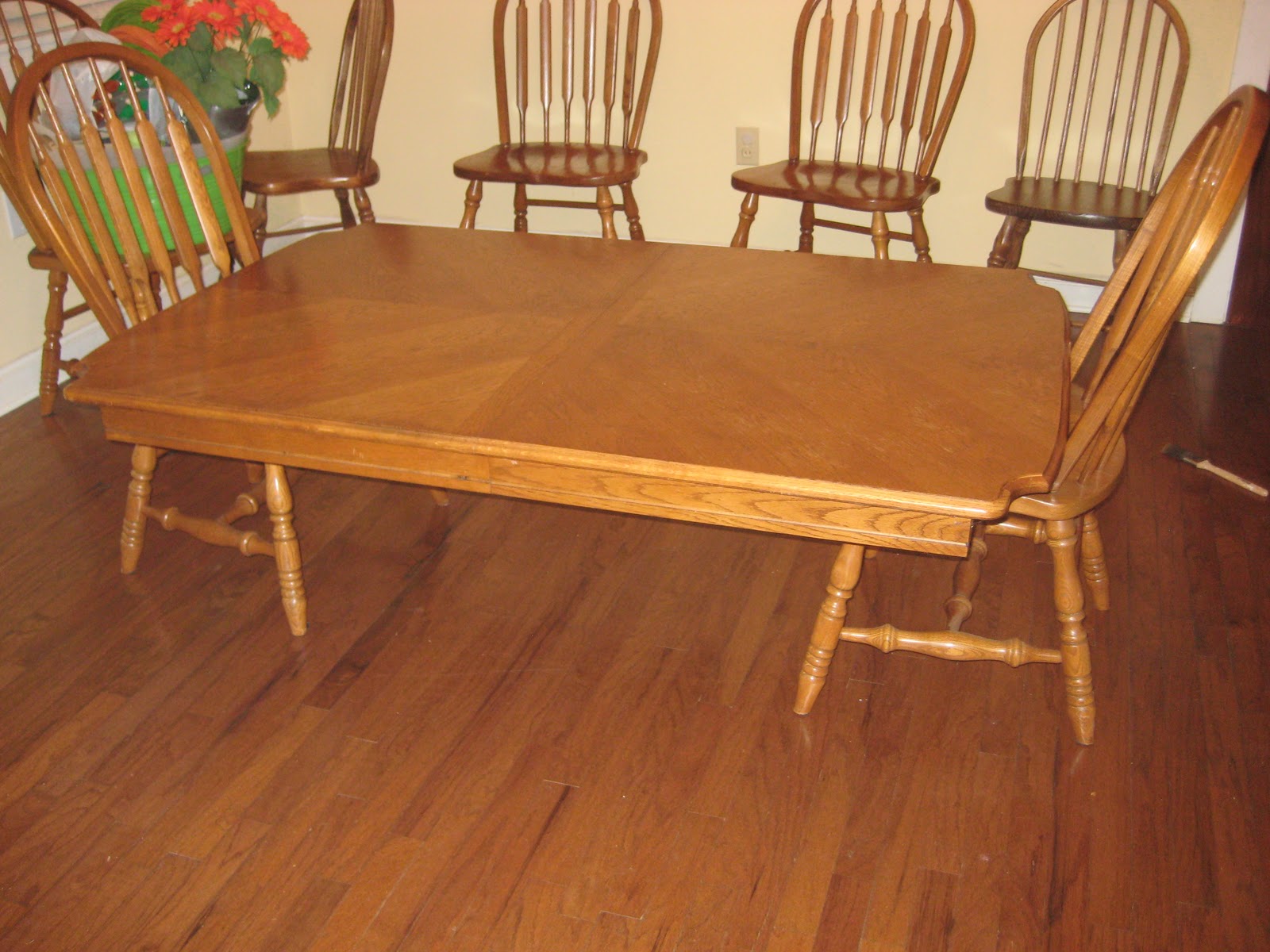 Katis Get Away...: Kitchen Table Re-do...