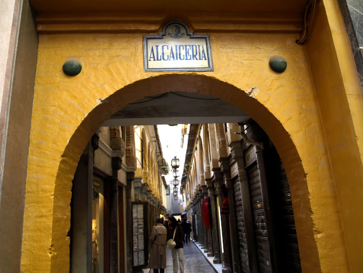 LA ALCAICERÍA. Mercado de la seda.