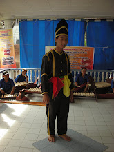 31. Busana Tari SABAS (Lelaki)