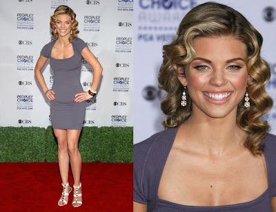 AnnaLynne McCord Now this is how you accessorize