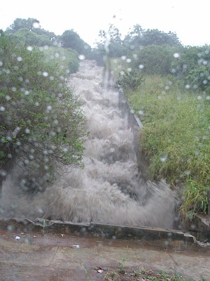 [maputo+descarga+água]