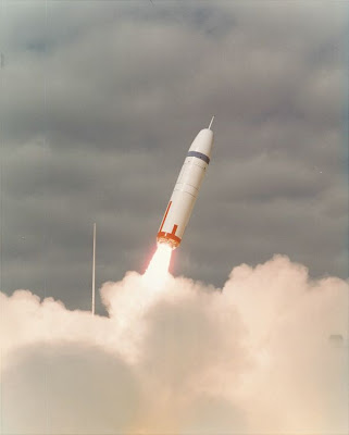 حصرى للمنتدى//الطموحات وخطط التطوير لـــــــــ ((الصواريخ البالستية)),,,,, Lockheed+Martin-Built+Trident+II+D5+Missile+Achieves+127+Successful+Test+Flights+%232