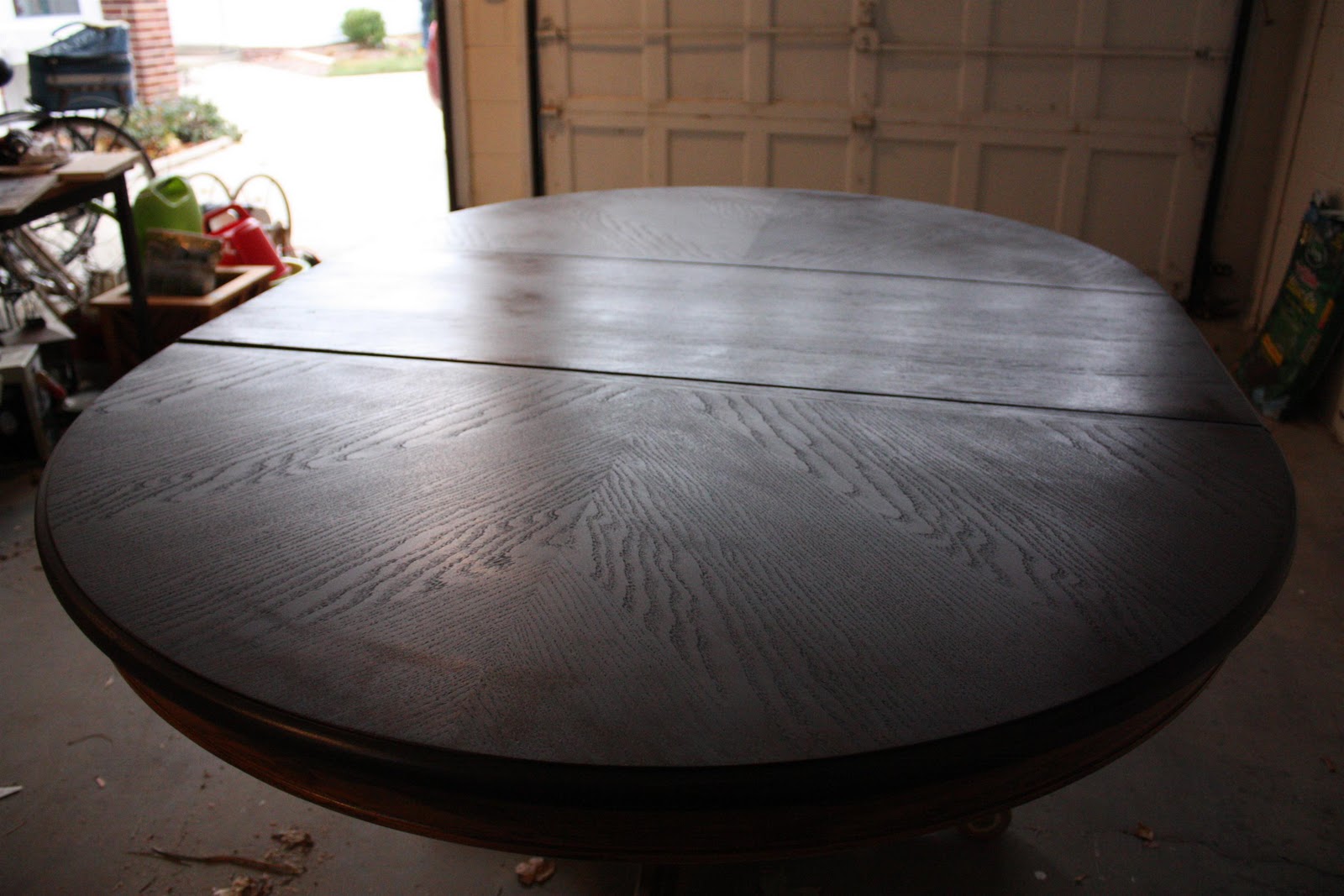 Russet Street Reno Shiny happy table