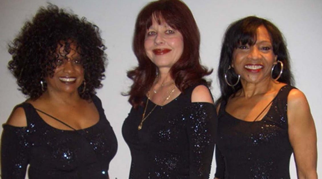 Studio News Neil Diamond's Backup Singers