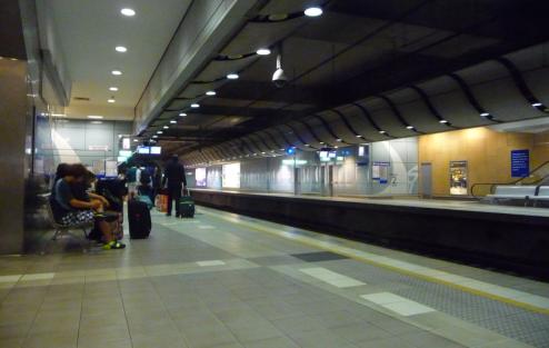 Aquí estoy en el subte del aeropuerto que me llevaría al centro de Sidney, Australia