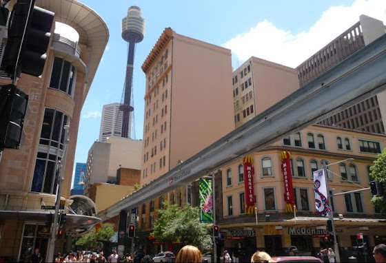 Así se ve desde abajo el Monorail de Sidney