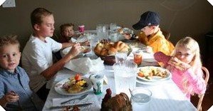 [201+-+2008+Nov+-+Grandkids+at+Thanksgiving.jpg]