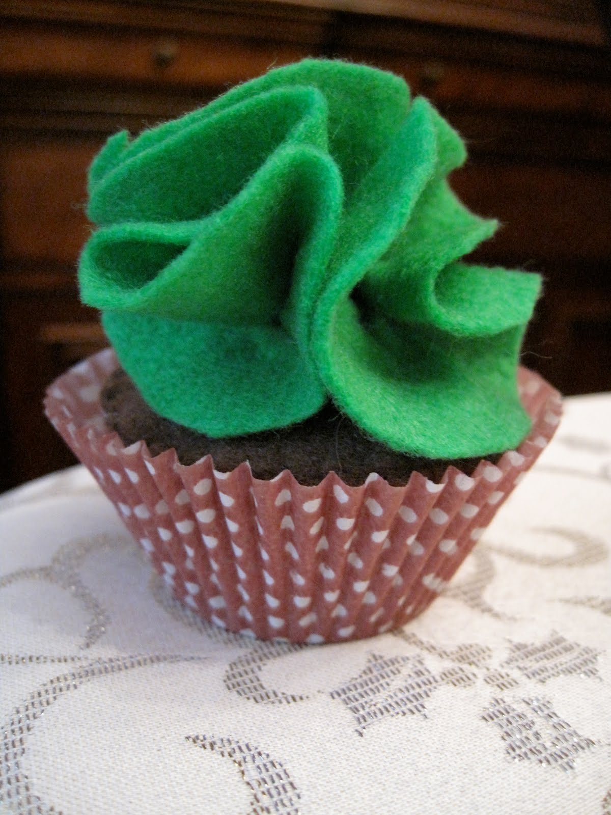 Felt Cupcake and Frosting Tutorial Smashed Peas & Carrots