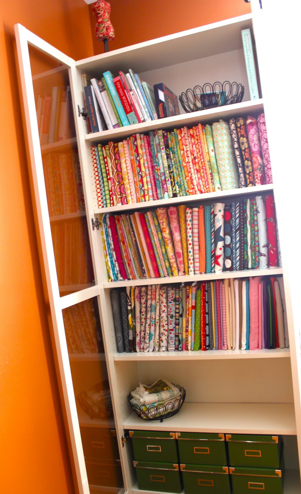 The Secret to an Organized Fabric Stash: Comic Book Boards!