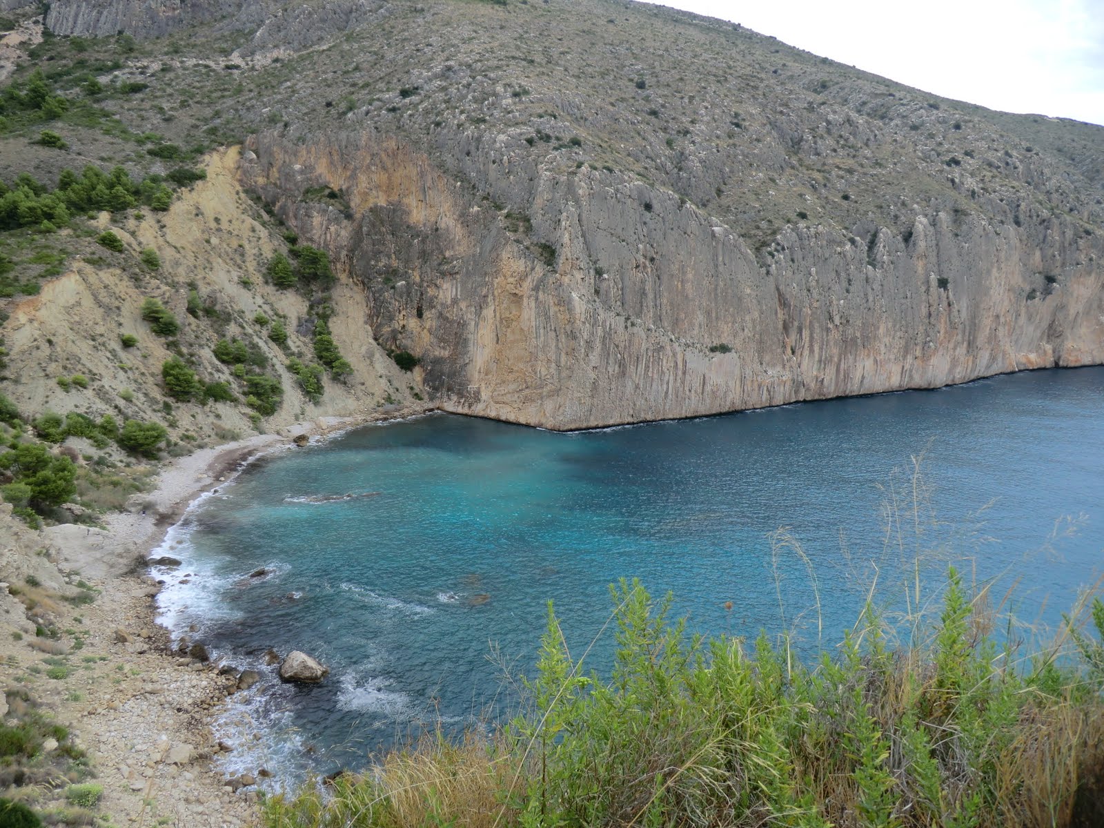 RUTAS FOTOGRAFICAS MONTAÑA ALICANTINA blog de senderismo Cala el