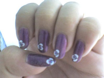 http://1.bp.blogspot.com/_wGv4hUbyYhs/SnU8TRpcwGI/AAAAAAAADxs/A7rcqEniafY/s400/Purple+wit+sticker+flower.JPG