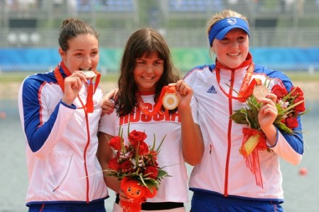 [keri+anne+and+cassandra+with+larisa.jpg]