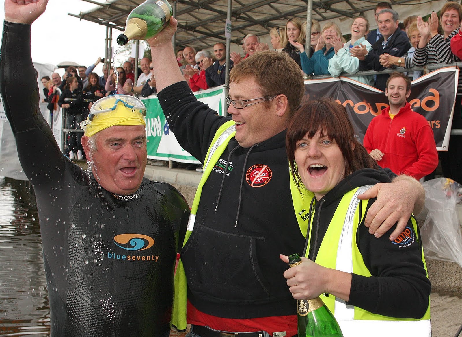 [Padraig+Aoiffe+Milo+open+water+swimming.JPG]