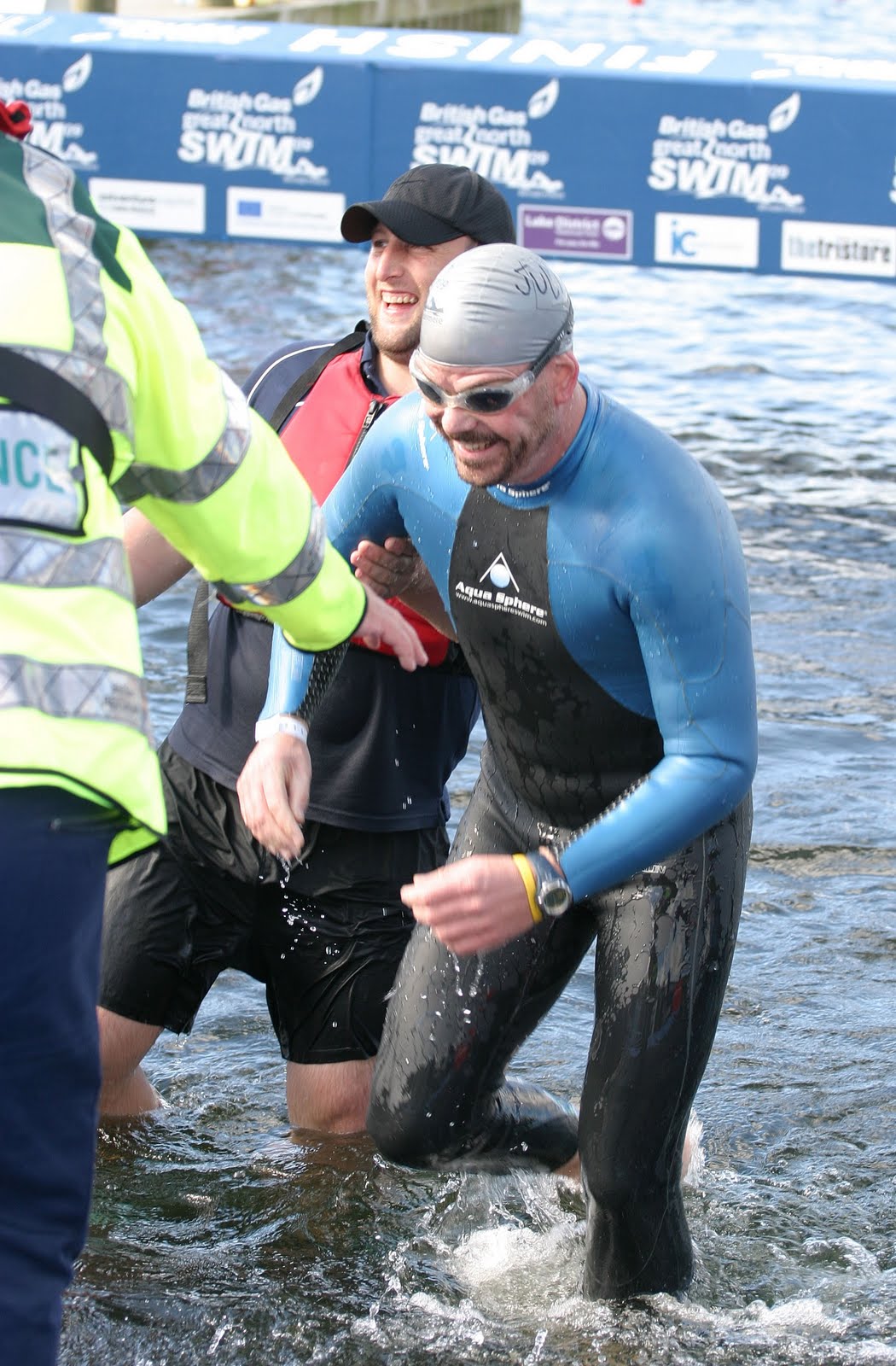 [julian+crabtree+open+water+swimming+out.JPG]