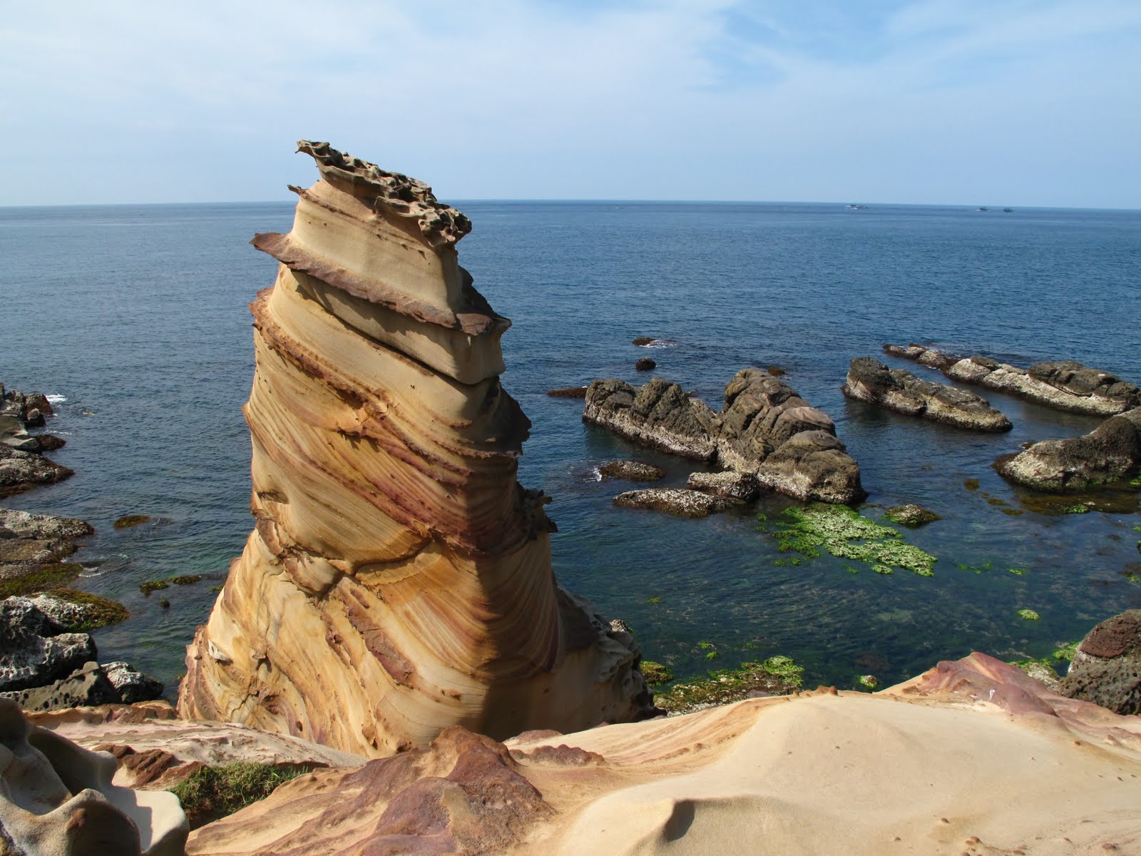 [nanya+rock+taiwan.jpg]