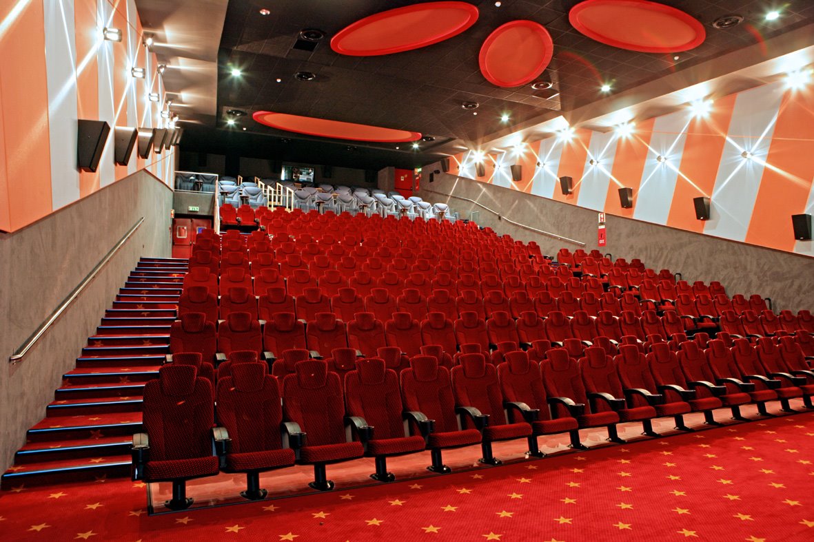 [9-CP-SALA+CINEMAX.jpg]