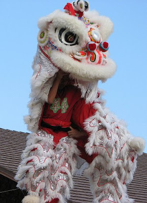 Kei lun lion dancers find new meaning in ancient steps ~~ The World ~~: November 2008