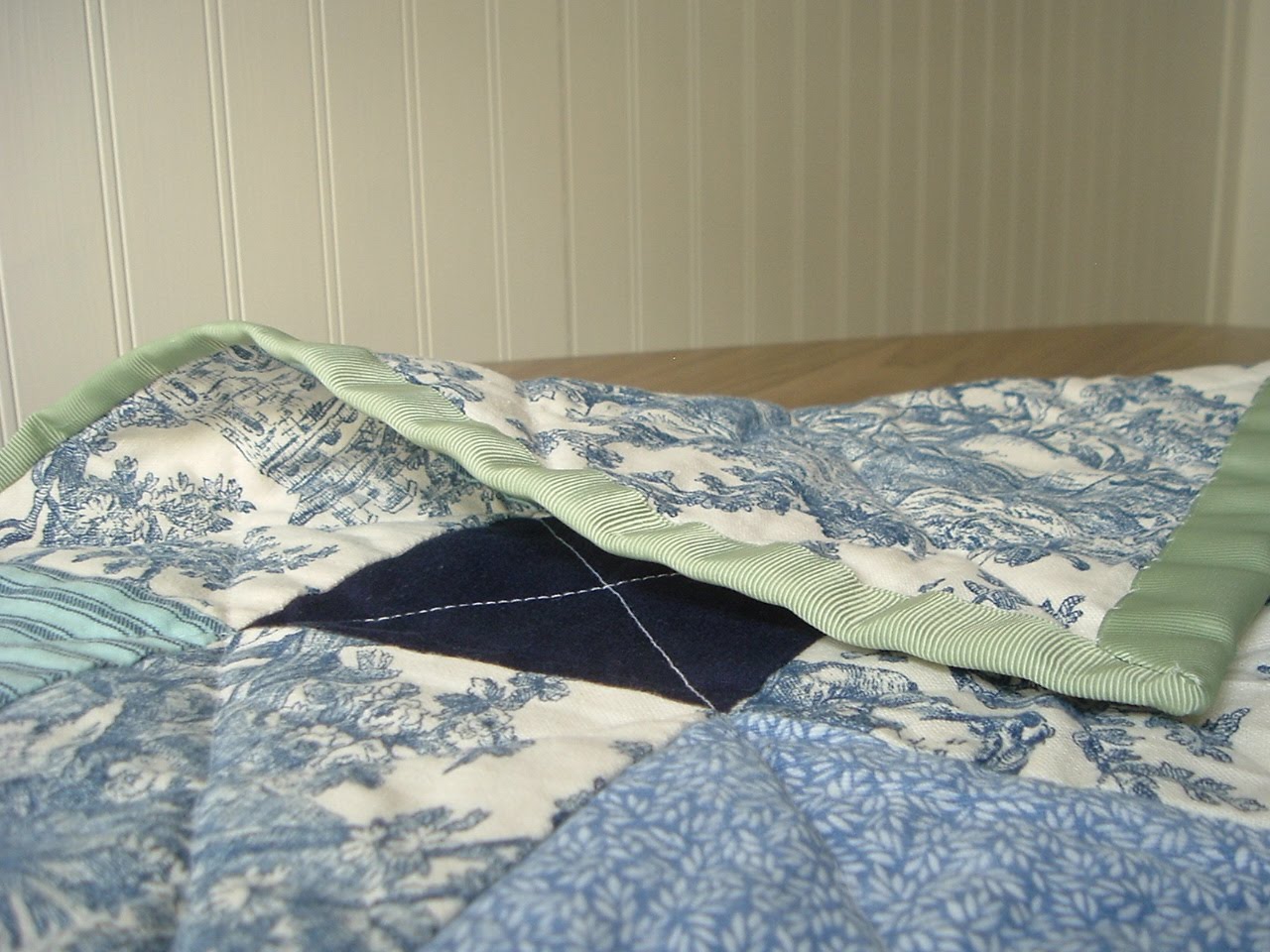 [Jean+and+Don's+Table+Runner+1.JPG]