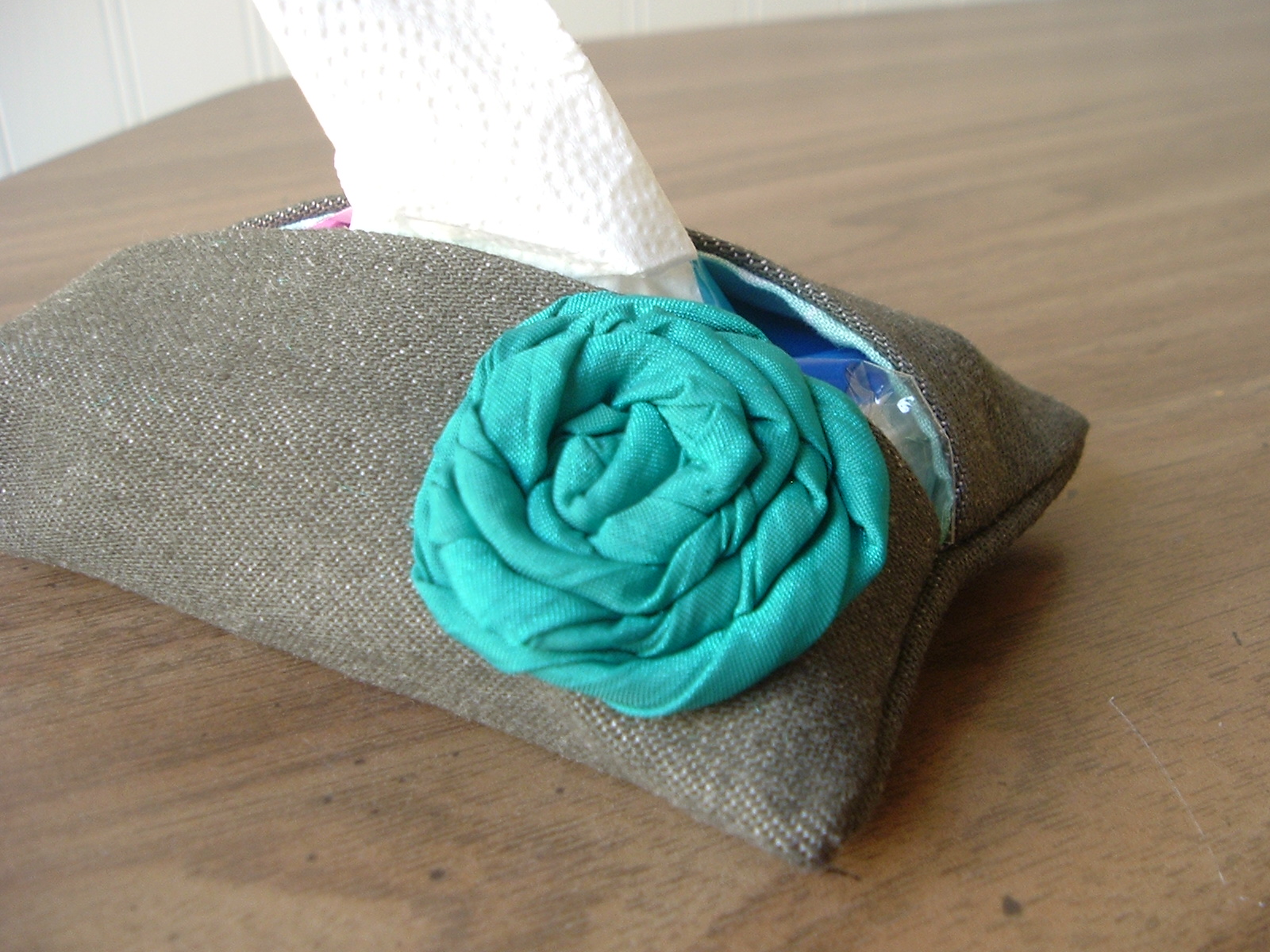 [Jennifer's+Tissue+Holder+4.JPG]