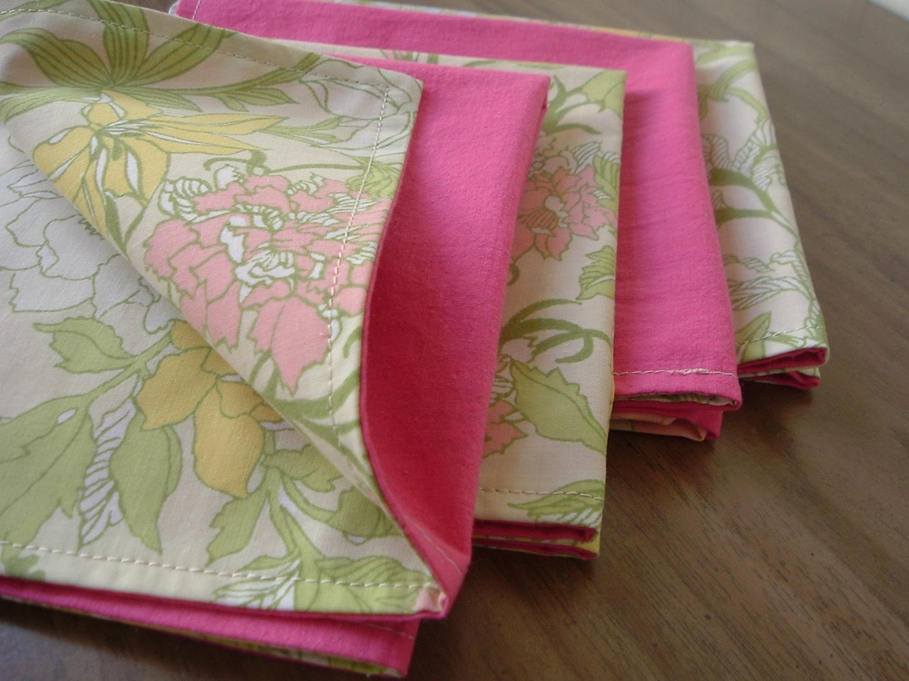 [Sara's+Napkins+5.JPG]
