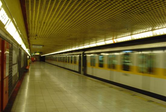 [milano-metro.jpg]