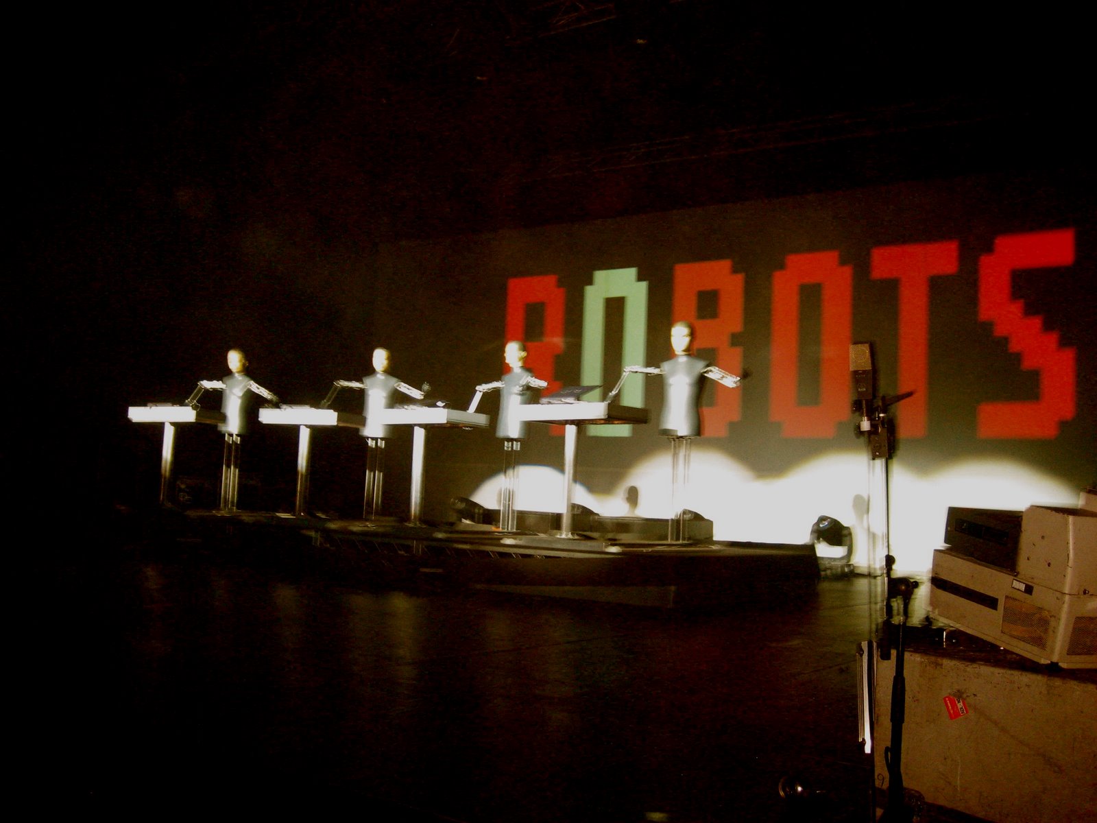 [kraftwerk2.JPG]