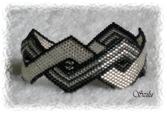 [Fonott+karkötő+1.JPG]