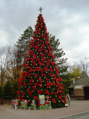 St hildeburgh's parish church hoylake: news blog: christmas tree Encircled by the Rainbow: Christmas in February