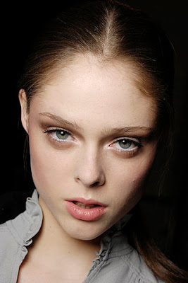 Using White Eyeliner